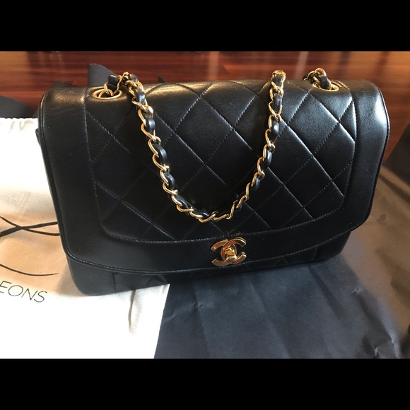 CHANEL Handbags - 💕MAJOR DISCOUNT💕 Chanel ‘Diana’ Medium Flap